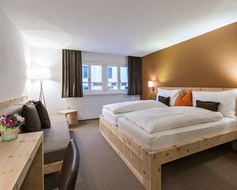 Hotel Donatz - Samedan - Bedroom