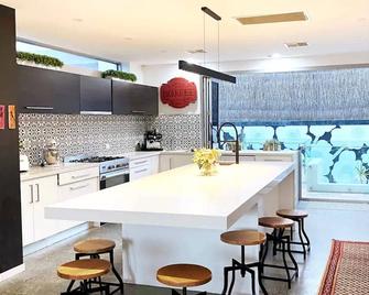Rainbow Bay Dbah Hill Private Pool - Tweed Heads - Cocina