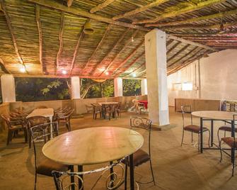 Tribal Wood Resort - Kanha - Restaurant