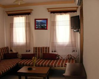 Ten Aparts - Bodrum - Living room
