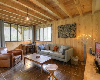 The Cabanon in the forest 6 km from the beaches - Vielle-Saint-Girons - Sala de estar