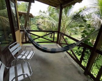 Chalets Encontro dos Rios - Yellow Chalet - Itacare - Balcon