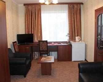 Hotel Red Dog - Gorno-Altaysk - Living room