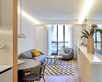 60 Balconies Iconic - Madrid - Wohnzimmer