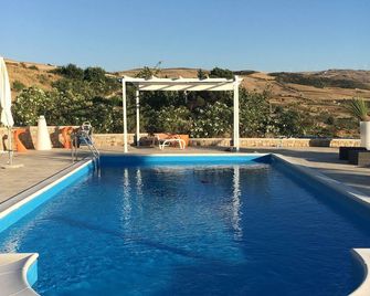 Villa With Swimming Pool In The Picturesque Madonie Mountains Of Sicily - Caltavuturo - Piscina