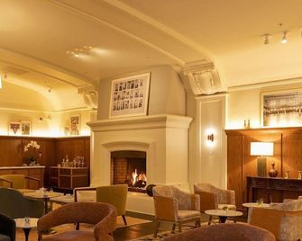 San Francisco Bayfront Getaway: Scenic Views | Valet Parking Available - Sausalito - Salónek