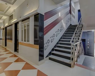 Hotel Basera - Ranchi - Lobby