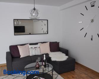 Lux Apartment - Pasardschik - Wohnzimmer