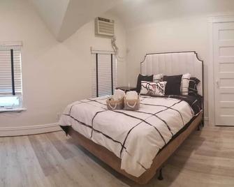 Beautiful rooms available in a comfortable, and convenient location. - Brooklyn - Habitación
