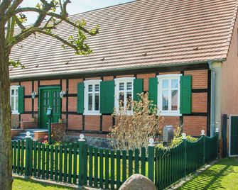 Vacation Rental at Breite Karthane | Elbe River Valley | Vacation Rental 2: Water View - Bad Wilsnack - Building
