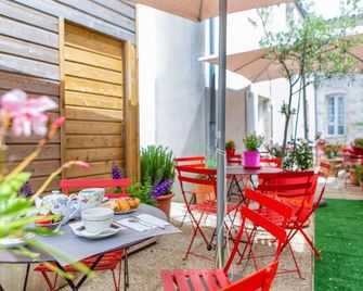 Hotel Du Port - Saint-Martin-de-Ré - Patio