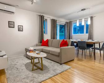 Modern 3br 4beds Apartment Ac Wifi Free Parking - Laval - Sala de estar