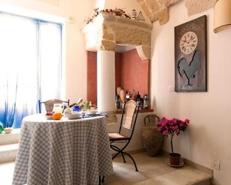 Le Case di Sottovento - Mola di Bari - Comedor