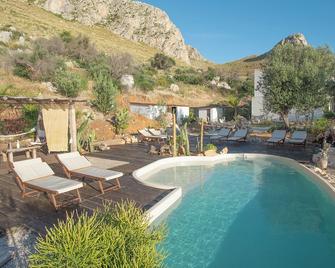 Naturarte Guesthouse - Terrasini - Piscina