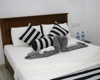 Green Garden Resort - Habarana - Bedroom