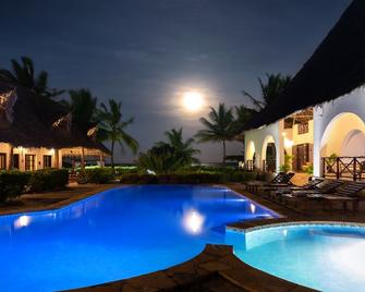 Next Paradise Boutique Resort - Pwani Mchangani - Piscina