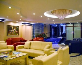 Adana Erten Otel - Adana - Oleskelutila