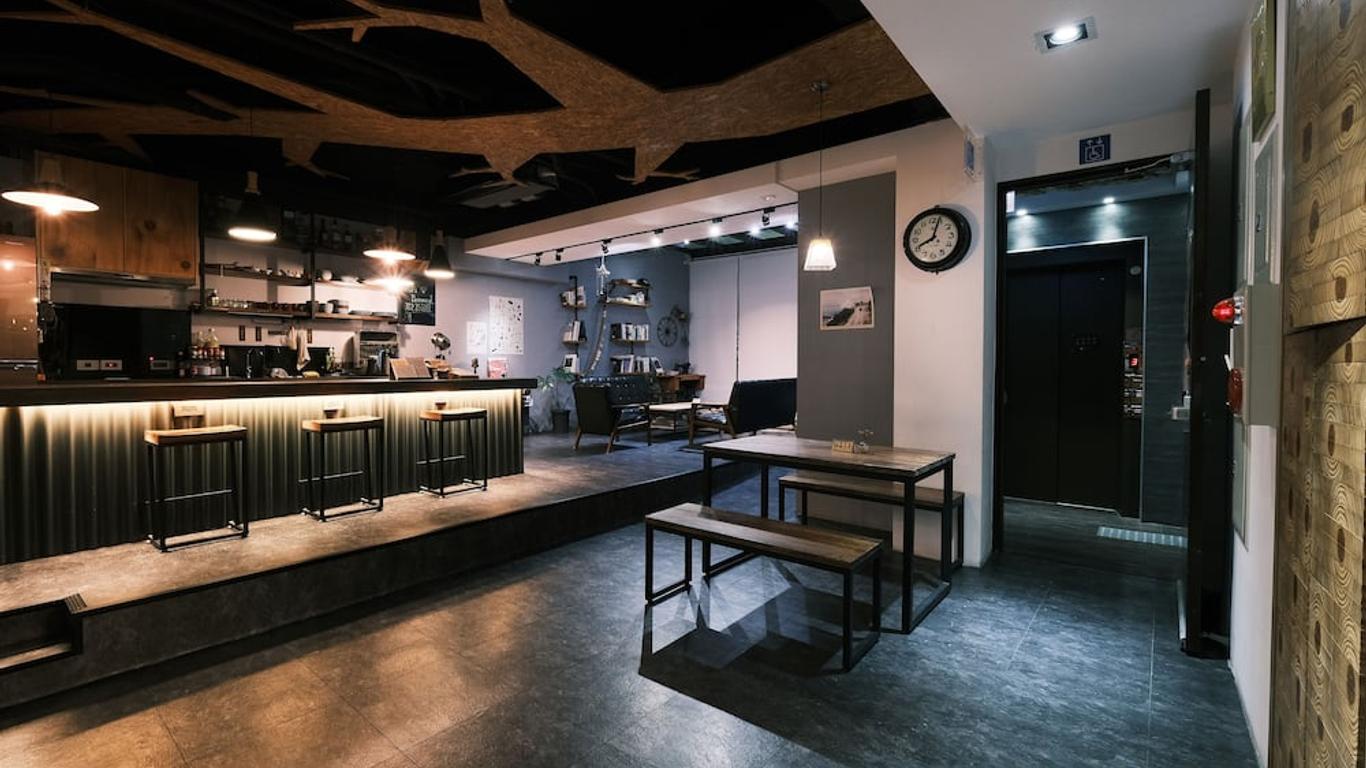 جورني هوستل