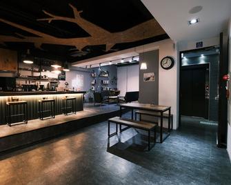 Journey Hostel - טאינאן - בר