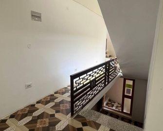 Tsetanguesthouse - לה - מדרגות