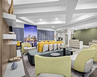 La Quinta Inn & Suites by Wyndham Miami Airport West - Doral - Lounge