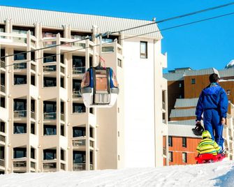 Sowell Hotels Le Pas Du Loup - Isola - Building