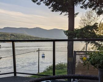 The 'LakeHouse' in the Shuswap at Blind Bay - Blind Bay - Restaurant