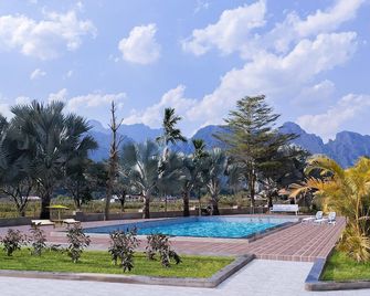 Vang Vieng Romantic Mountain View Resort - Vang Vieng - Pool