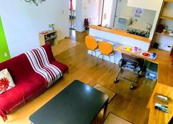 Guesthouse Lululu Atago - Kochi - Sala de estar