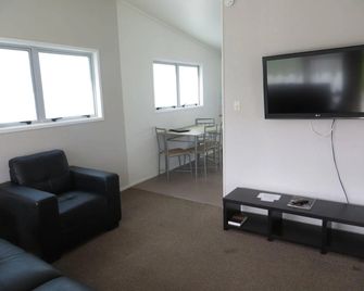 Central Court Motel - פנגאראיי - סלון