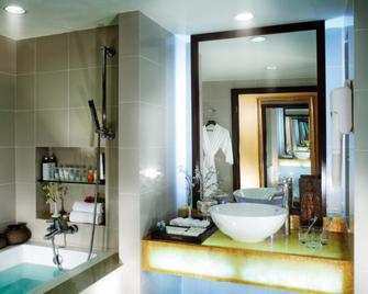 Nagaworld Hotel & Entertainment Complex - Phnom Penh - Bathroom