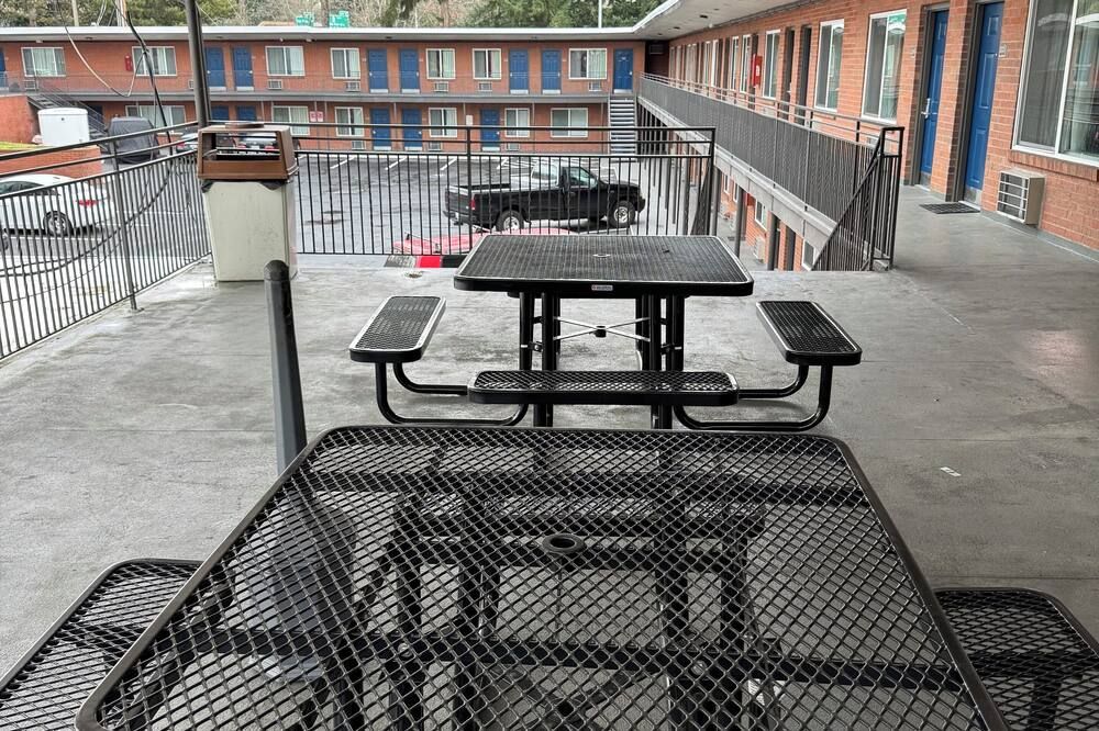Studio 6 Suites Vancouver Wa Waterfront - ואנקובר - מרפסת