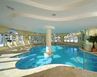 Hotel Canada - Pinzolo - Pool