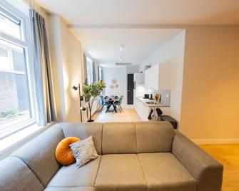 Rotterdam Oasis 3 Bdr Apartment Juf - Rotterdam - Living room