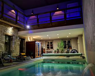 Le relais des deux tours - Pierrefontaine-les-Varans - Piscina