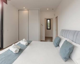 Luxe Et Charme Résidence - Alvados - Schlafzimmer