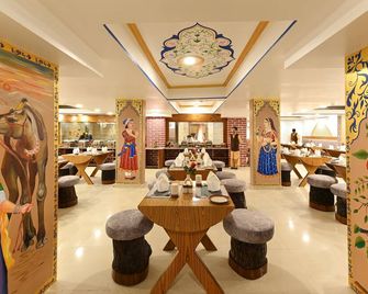 هوتل جانجا راتان - اغرا - مطعم