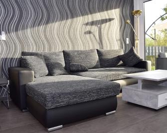 Modern lake house - Nordhausen - Wohnzimmer