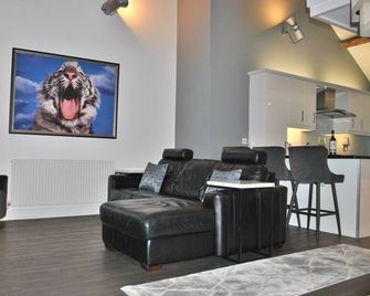 Tiger Roof Terrace Lymm - Warrington - Olohuone