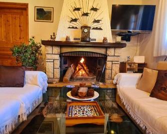 Guesthouse Odysseas - Kerasia - Huiskamer