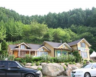 Danyang Gagok Cave Pension - Danyang - Building