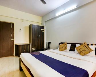 Hotel O Mayur Residency - Ulhasnagar - Bedroom