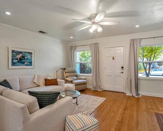 East Sacramento Charmer - Sacramento