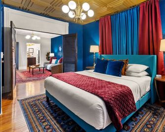 Spacious getaway in Little Italy with Parking - Pittsburgh - Habitación