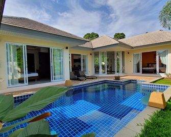 Lipa Talay Hok - Maret - Piscina