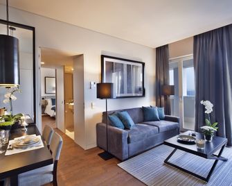 Lisbon Five Stars Apartments 8 Building - Lisbon - Living room