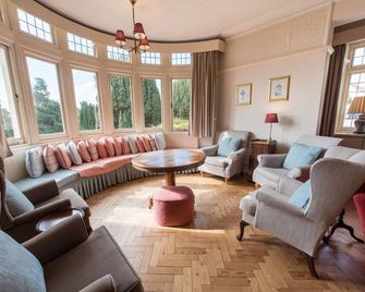 Northfield Hotel - מיינהד - טרקלין