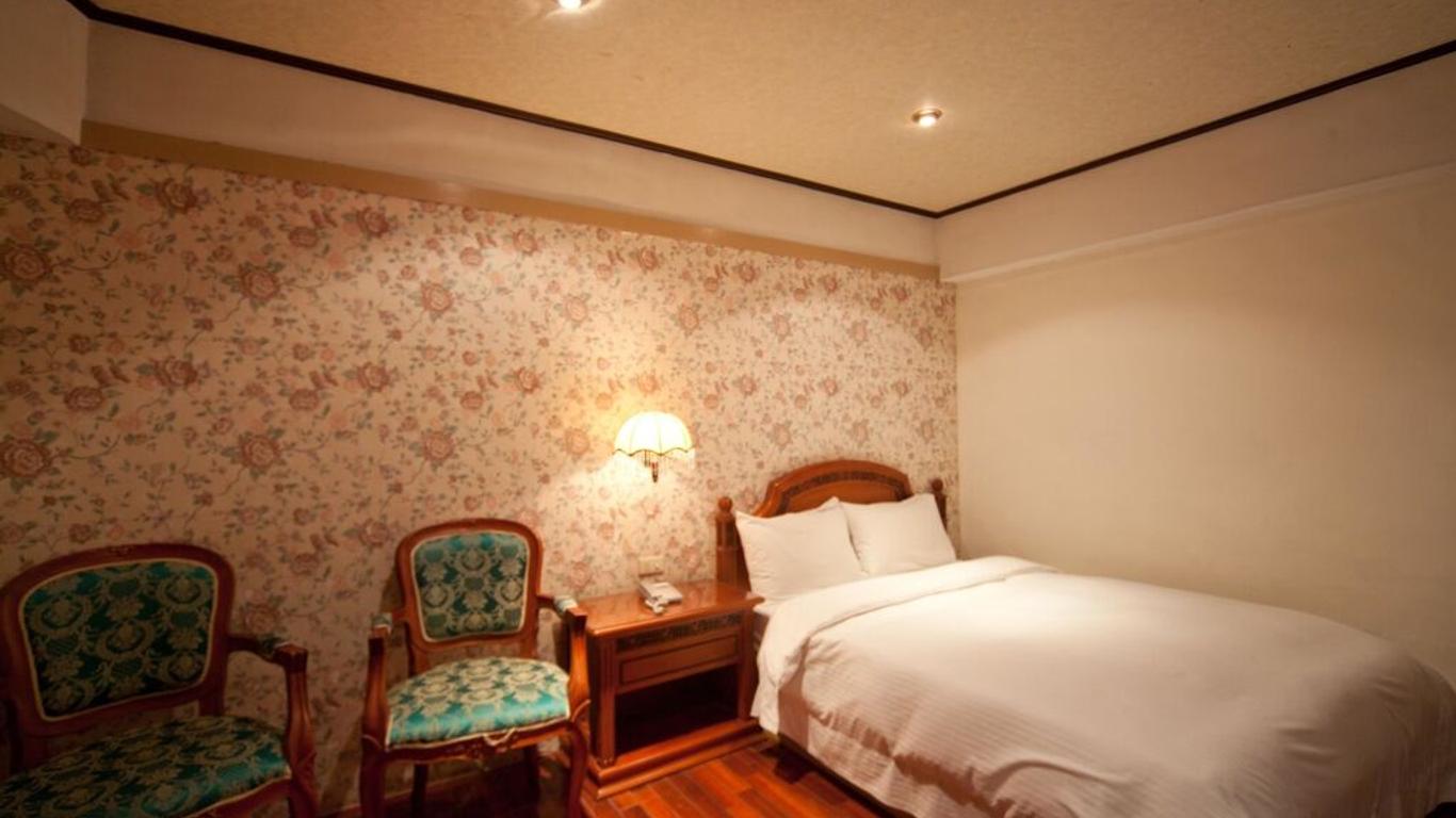 Champagne Hotel