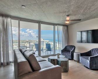 Max Beach Resort - דייטונה ביץ' - סלון