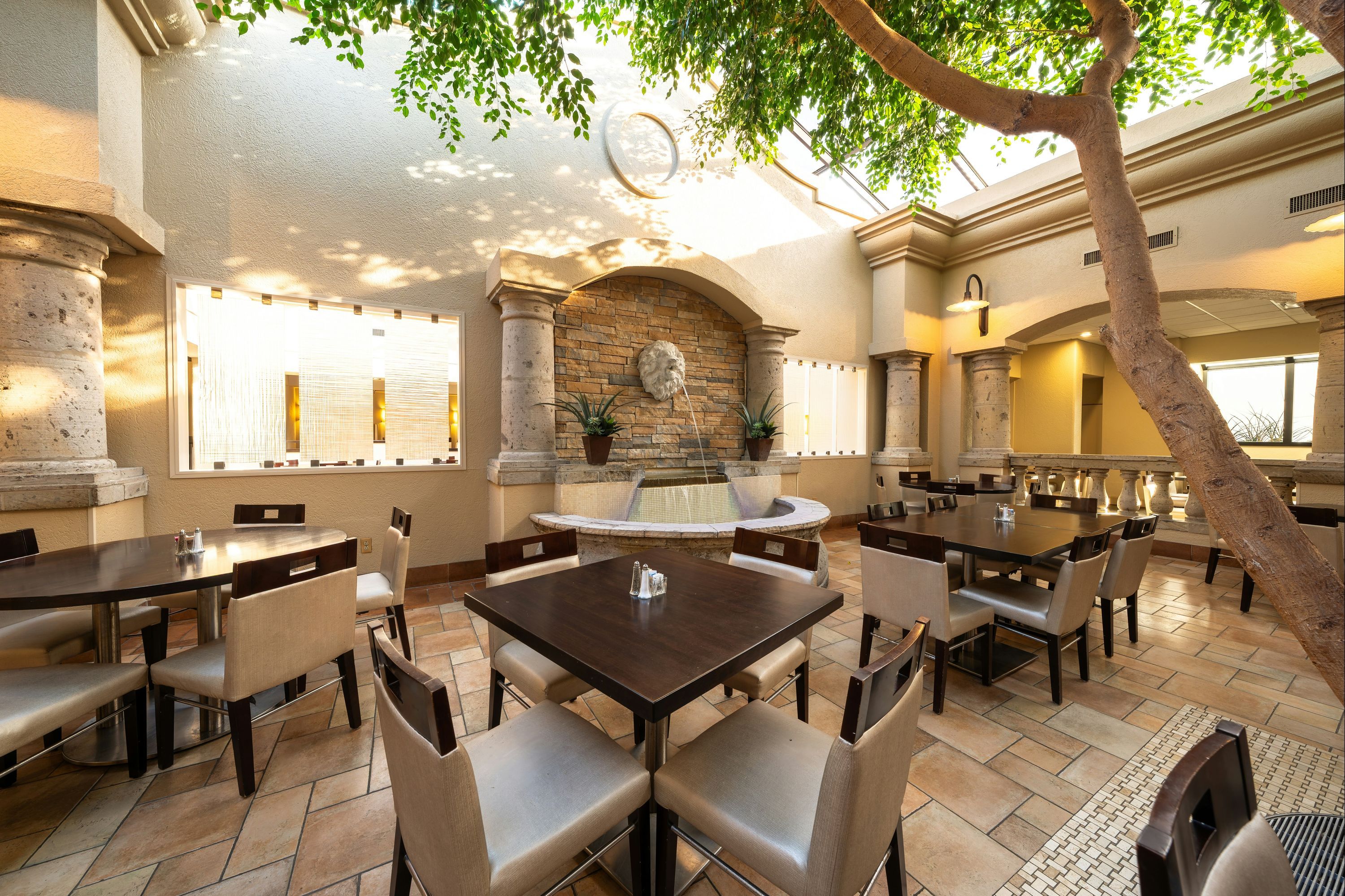 DoubleTree by Hilton Hotel Houston Hobby Airport - יוסטון - מסעדה